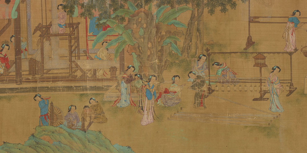 妖姬脸似花含露，玉树流光照后庭。